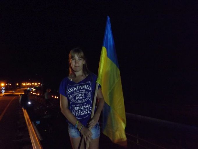 Цюрупинский мост засиял огнями патриотизма (фото/видео)
