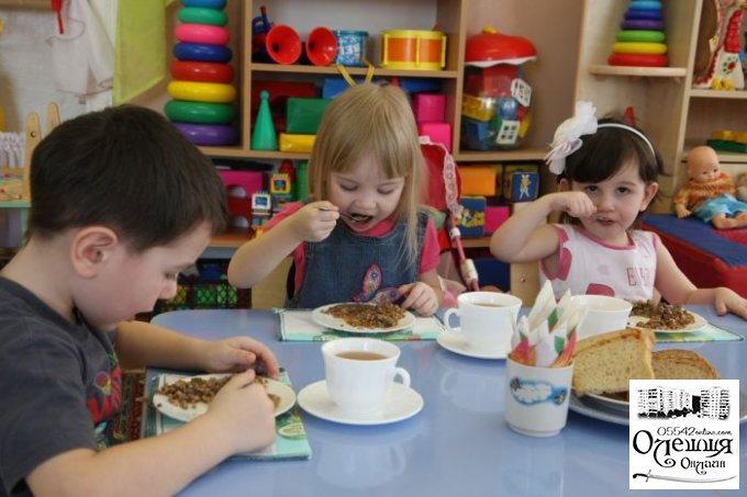 Как и чем кормить детей в дошкольных учреждениях Цюрупинска