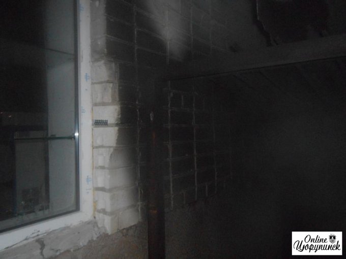 Ночной пожар в многоквартирном доме в Цюрупинске