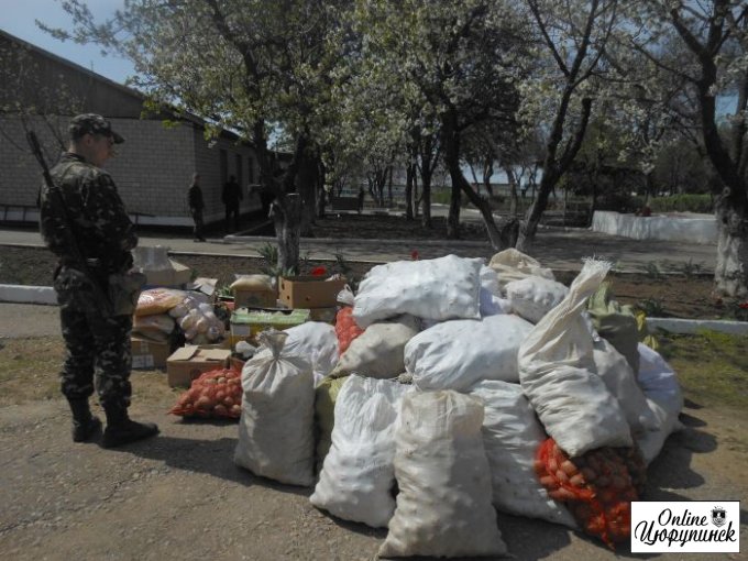 Цюрупинчане продолжают помогать армии и семьям военных из АРК (фото)