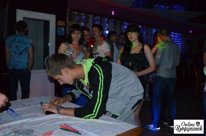 Соціальна акція для молоді в нічних закладах Цюрупинська (фото)
