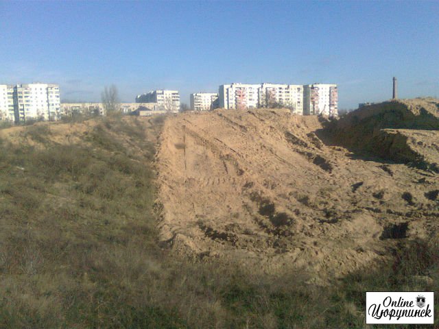 В Херсонской ОГА обещают контролировать вывоз песка - бесперспективно (фото)