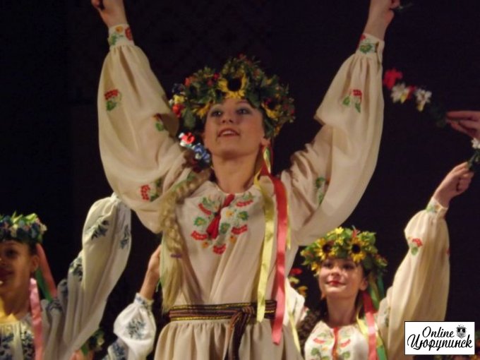 Концерт в честь дня соборности Украины в Цюрупинске