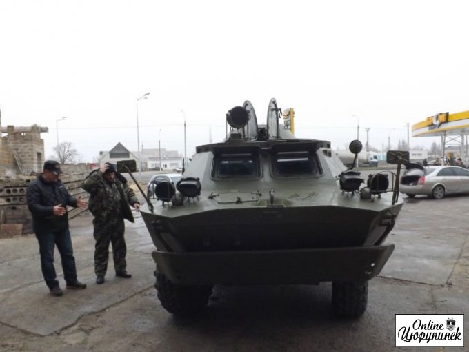 Отремонтированный в Цюрупинске БРДМ передали Херсонской милиции (фото)