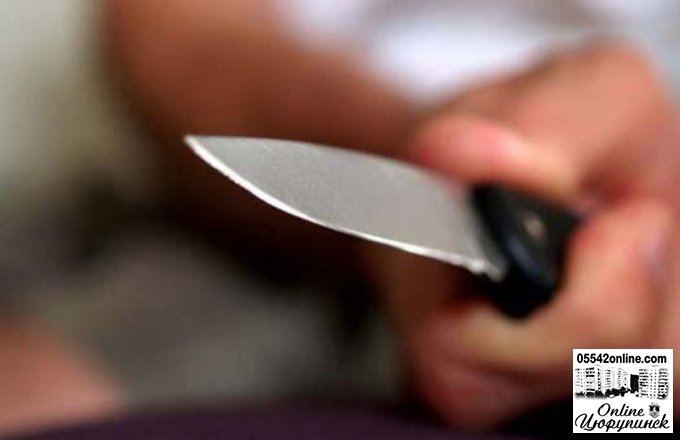 Удар ножом в грудь за низкую зарплату в Цюрупинском районе