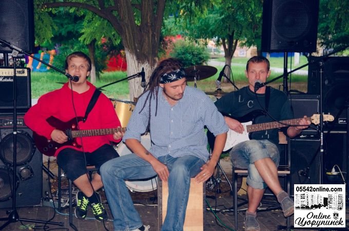 Несколько фото с рок-концерта местных исполнителей в Цюрупинске