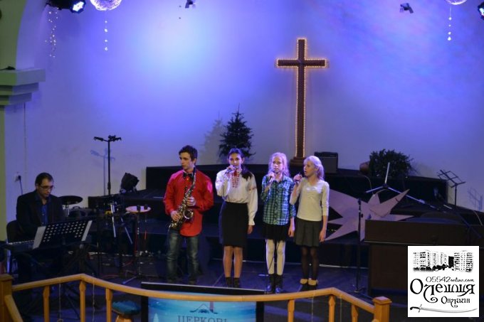 Талановиті діти із Цюрупинька завітали в гості на «Рiздв'яний подарунок» до Церкви Христа Спасителя