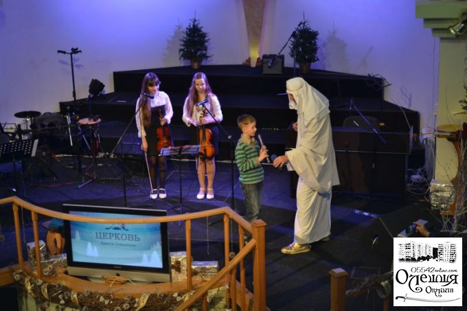 Талановиті діти із Цюрупинька завітали в гості на «Рiздв'яний подарунок» до Церкви Христа Спасителя