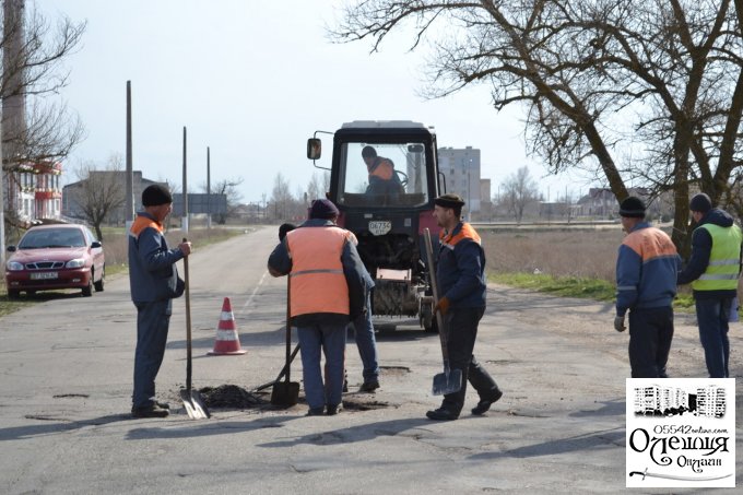 У Цюрупинську почався плановий ремонт доріг