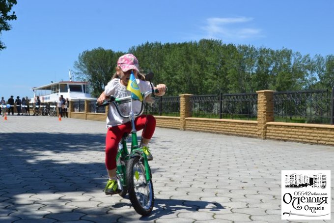 "Велопарад" и "день семьи" в Цюрупинске (фото)