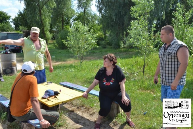 В Олешках розпочались роботи з очишення річки в місцях відпочинку городян (фото)