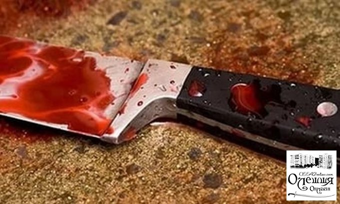 В Олешках несовершеннолетний 70 раз ударил ножом пенсионера