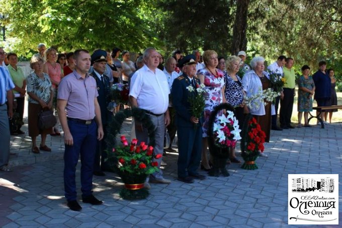 В Олешках  відзначили День скорботи і вшанування пам’яті жертв війни