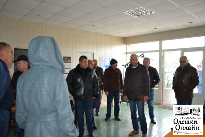 Олешківські депутати провели виїздну нараду на сдадіоні