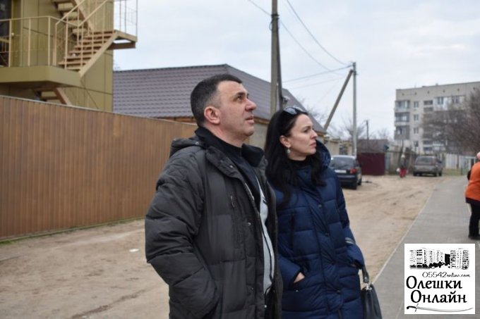 Олешківський міський голова особисто контролює ремонтні роботи на Житлоселищі № 3