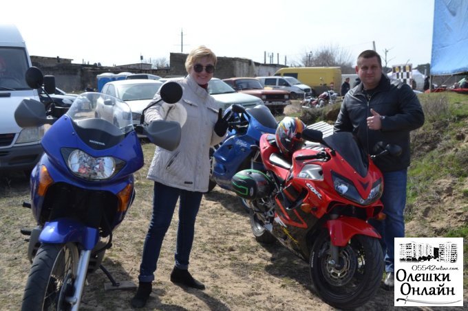 В Олешках пройшов перший етап чемпіонату країни з мотокросу