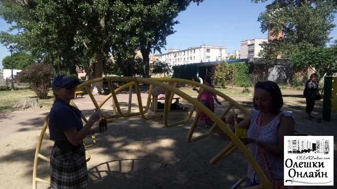 Благоустрій місць відпочинку та майданчику для дозвілля дітей в Олешках