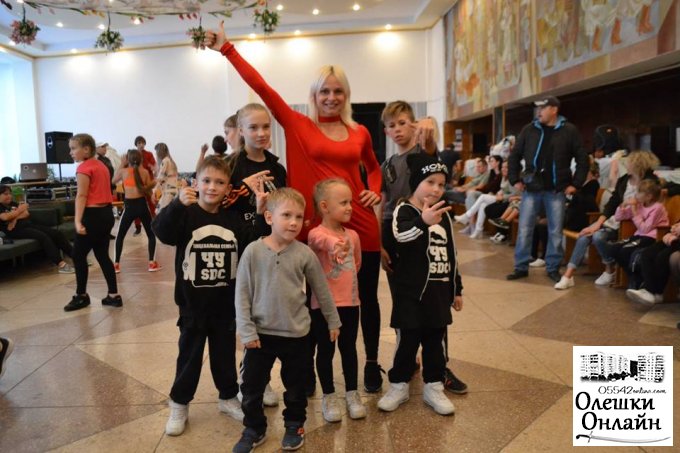 В Олешках відбувся фестиваль вуличного танцю «Global Street BATTLES»