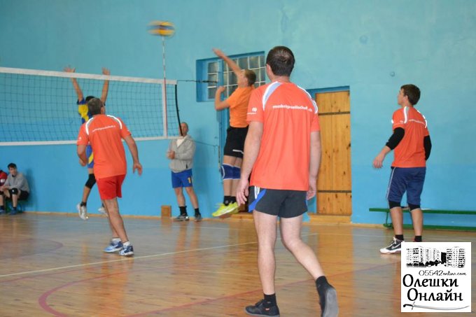 В Олешках відбувся «Кубок Олешківського міського голови з волейболу»