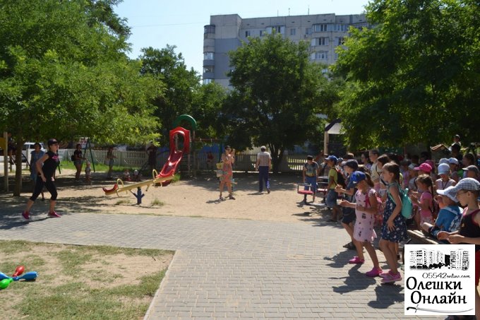 У парку, біля АТБ, відбулася квест-гра для дітей пришкільного табору