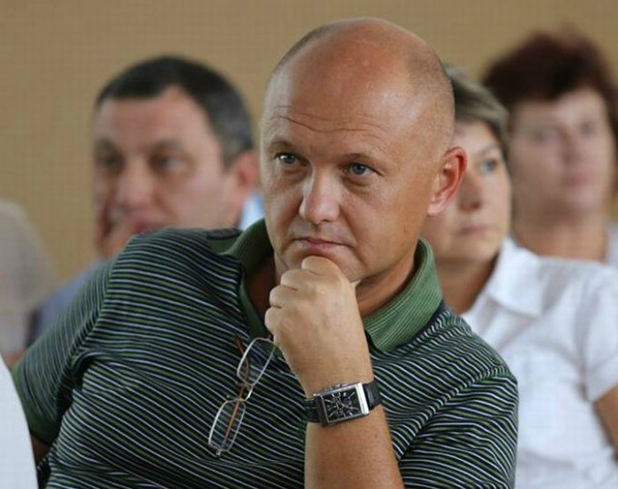 Депутаты в Олешках предложили гражданину РФ отремонтировать детский сад