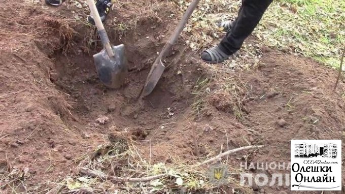 В Олешковском районе двое местных жителей убили и закопали мужчину