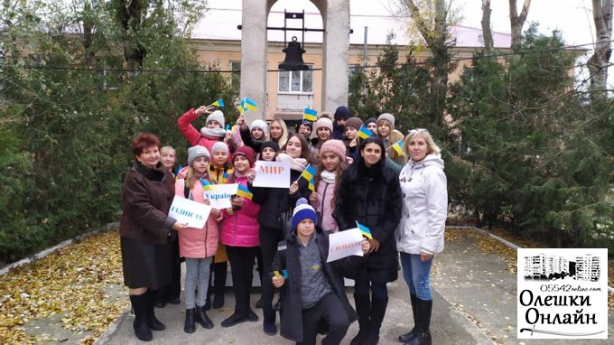 Патріотичний пізнавальний квест "Гідні бути українцями" в міських бібліотеках