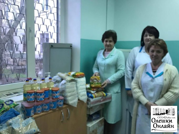 В Олешках продовжуються заходи з роздачі продуктових наборів в рамках міської програми «Здоров’я»