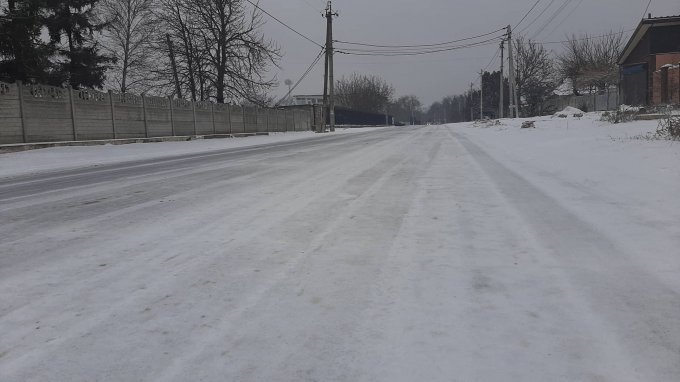 Дороги в Олешках превратились в каток для фигурного катания (фото)