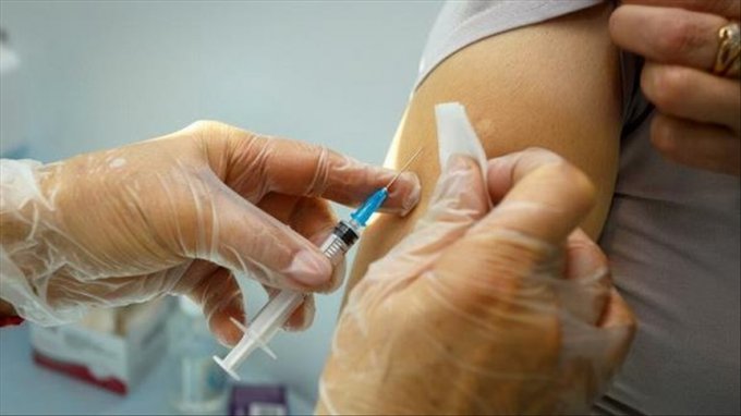 Чиновники в Олешках заставляют бюджетников принудительно вакцинироваться