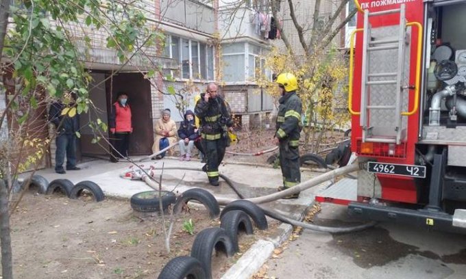В Олешках во время ликвидации пожара спасли хозяев квартиры